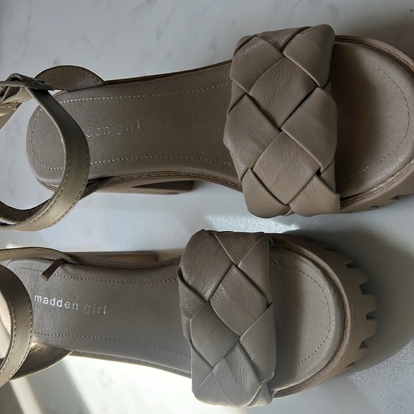 Great summer chunky heel sandals - Picture 4 of 7